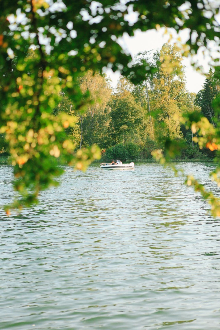 Marinello Boot Xhemile auf dem Wasser