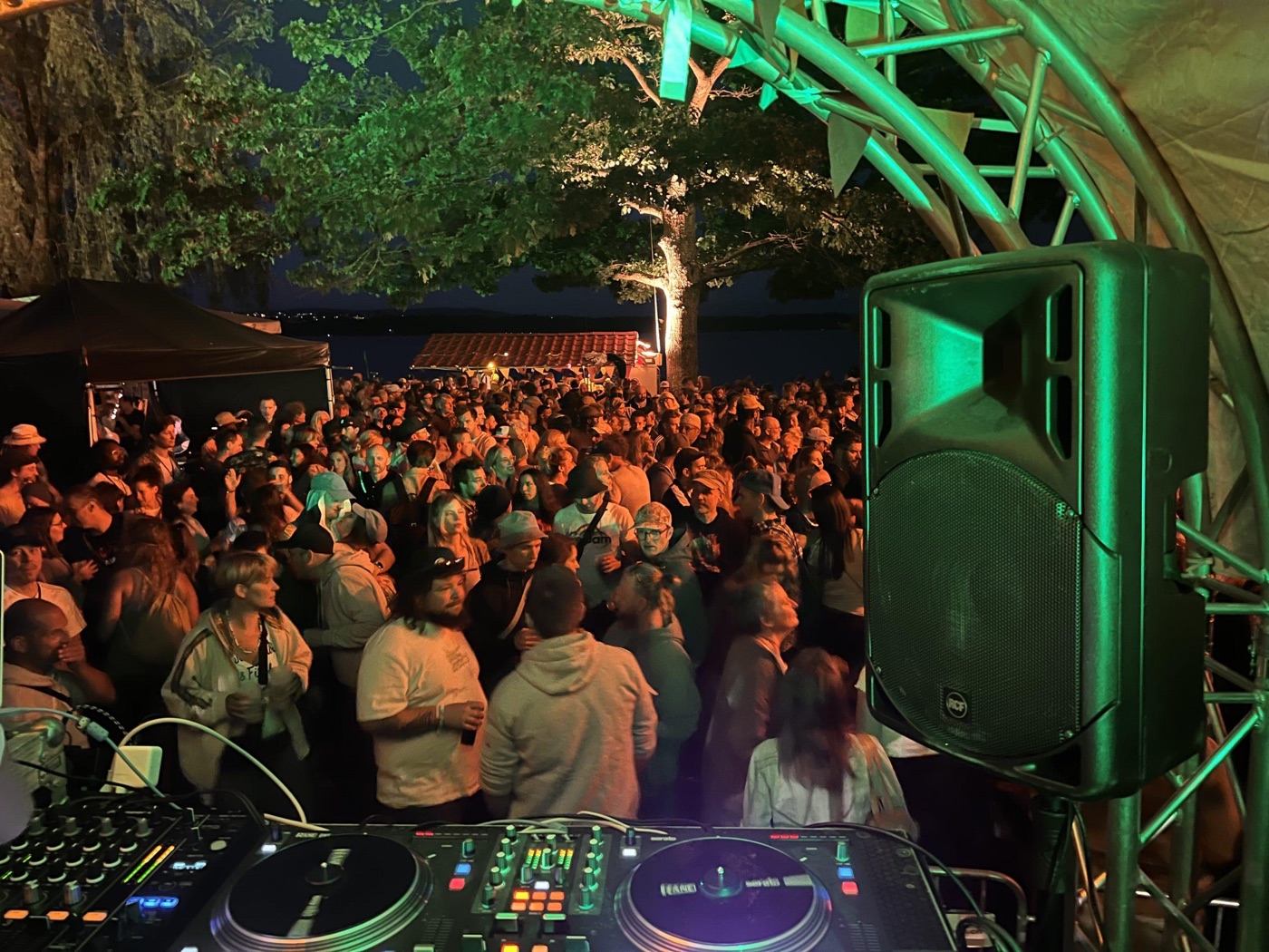 DJ Iliraga Crowd Energy