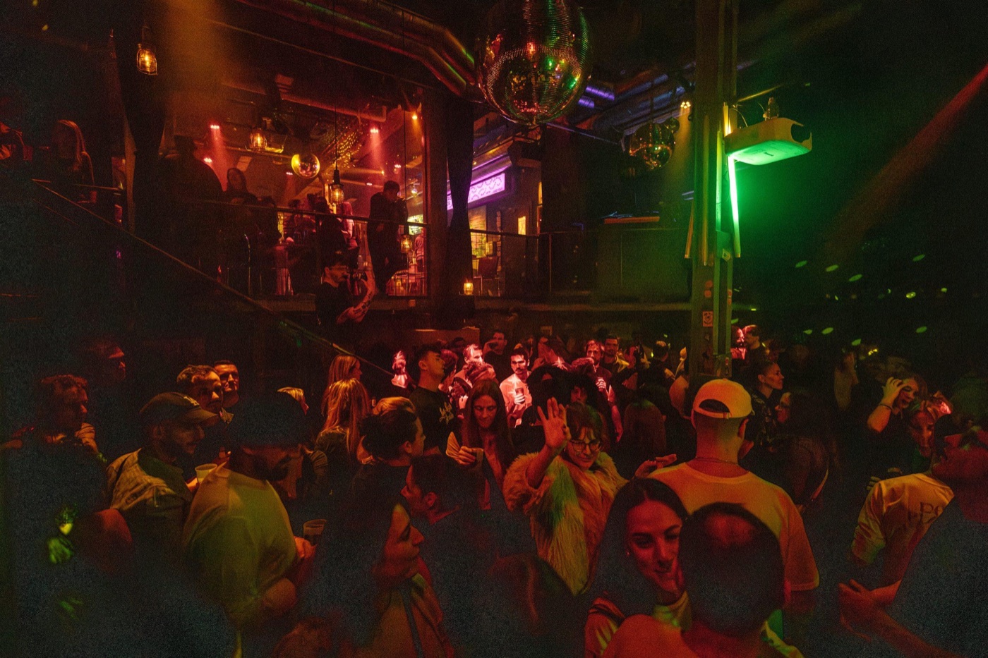 DJ Iliraga Club Atmosphere